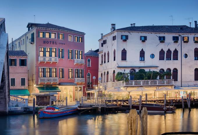 NH Venezia Santa Lucia****