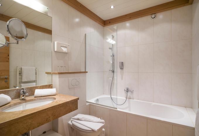 Zimmerbeispiel: Dreibettzimmer Standard