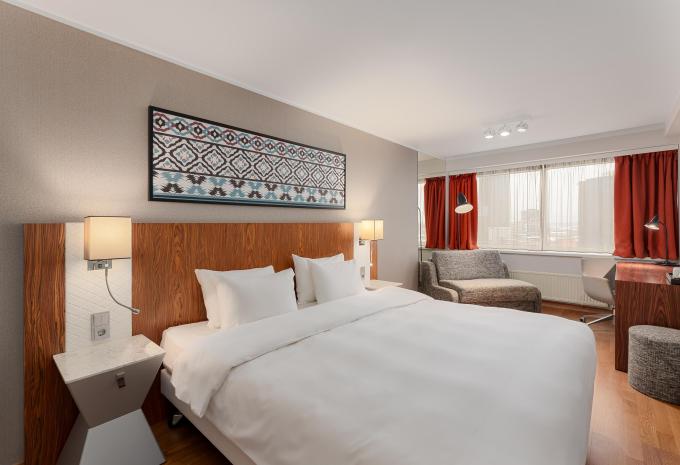 Zimmerbeispiel, Standard King mit Holzboden