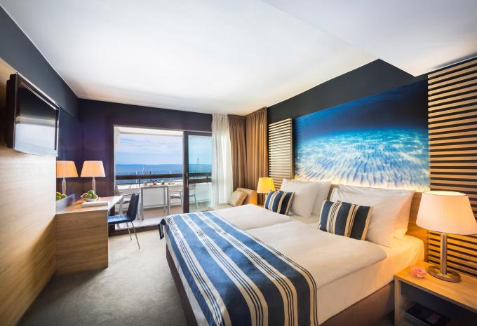 Zimmerbeispiel, Doppelzimmer (DZ) „Superior Balkon Meerblick“