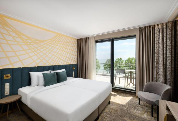 Zimmerbeispiel, Doppelzimmer Twin Superior Balkon Seeblick