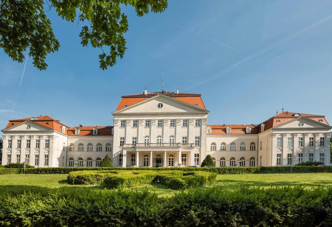 Hotel Schloss Wilhelminenberg