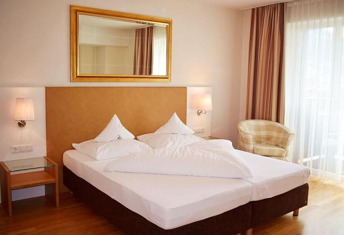 Zimmerbeispiel: Doppelzimmer Deluxe Balkon