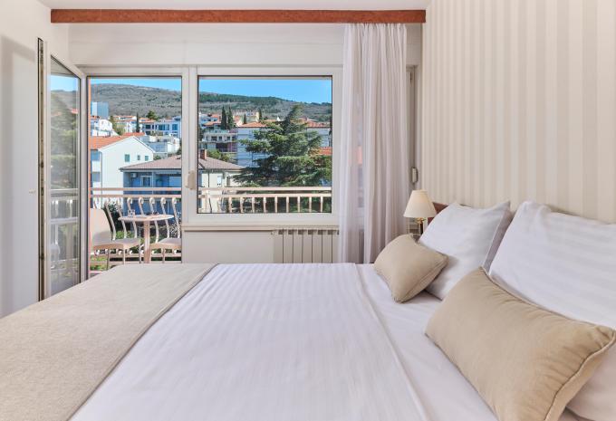 Zimmerbeispiel, Standard Doppelzimmer Parkseite Balkon S2BP