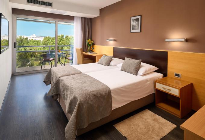 Zimmerbeispiel, Doppelzimmer Superior Balkon Parkseite