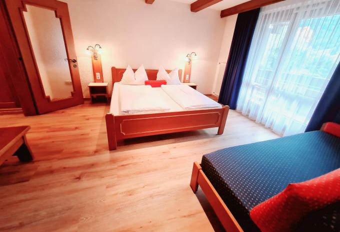 Beispielbild: Standard Apartment 2 Räume Balkon Bergblick