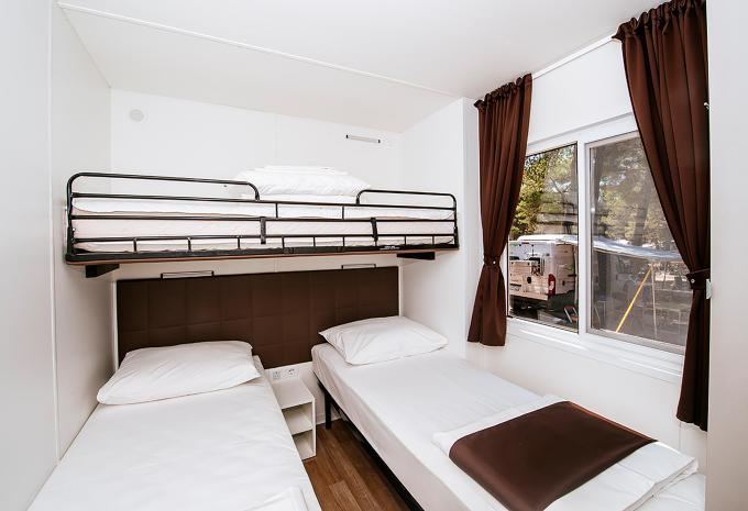 Zimmerbeispiel, MH06 Superior Camping Mobile Home 4 Erwachsene + 2 Kinder Terrasse