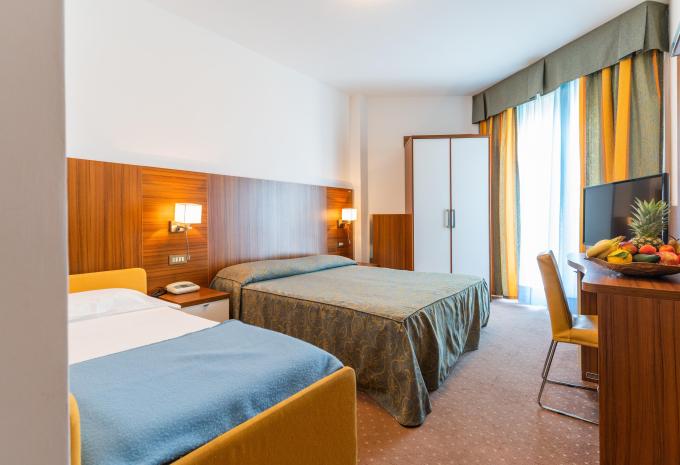 Beispiel Mehrbettzimmer Standard Balkon