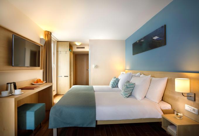 Zimmerbeispiel, Doppelzimmer (DZ) „Meerseite Balkon 2+1 SU3S“