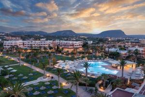 Anissa Beach & Village****