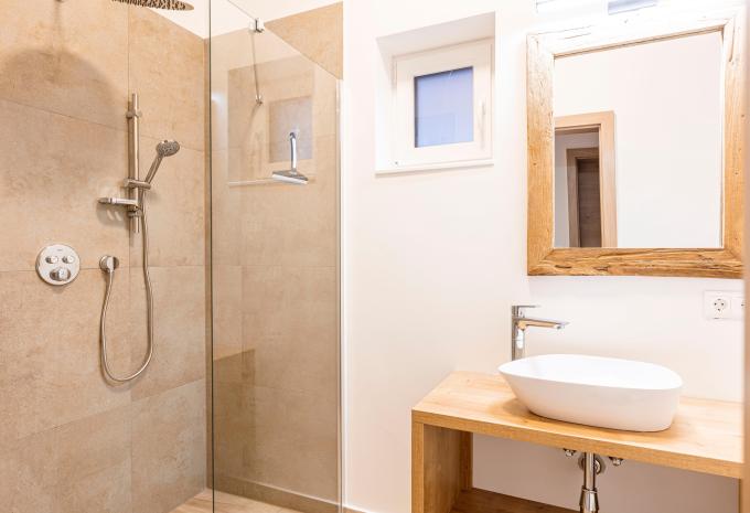 Wohnbeispiel: Standard Ferienhaus Apartment Hot Tub ohne Whirlpool-Funktion 8 Personen Terrasse