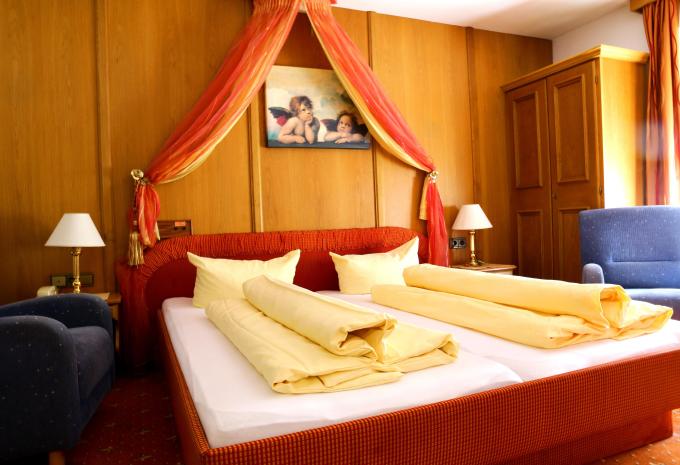 Zimmerbeispiel: Standard Doppelzimmer "Balkon"