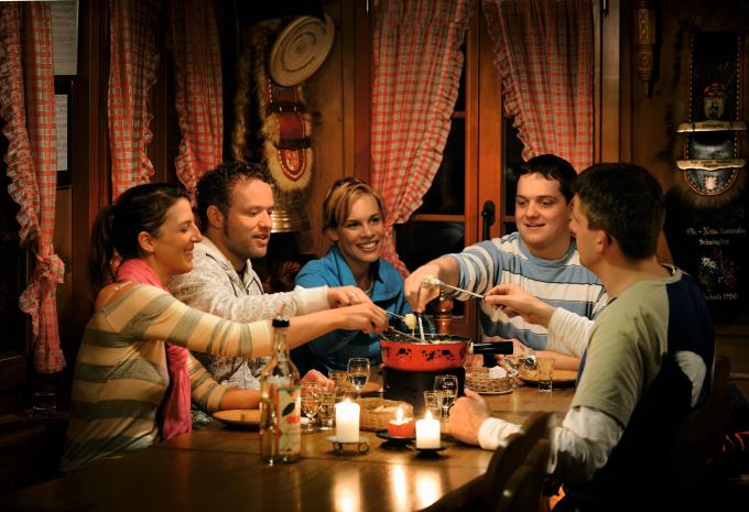 Gemütliche Hütten mit Fondue und Raclette