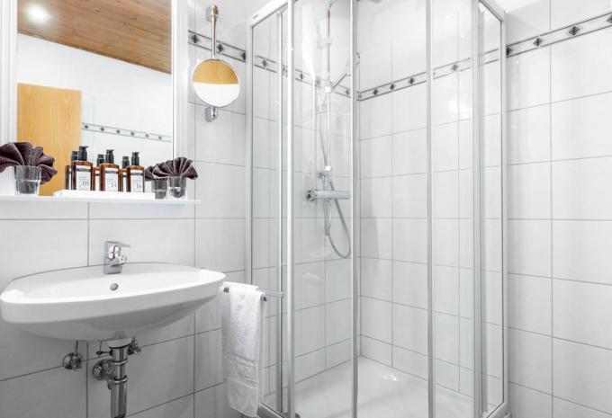 Zimmerbeispiel: Doppelzimmer "Standard" Balkon (1 - 2 Zustellbetten)