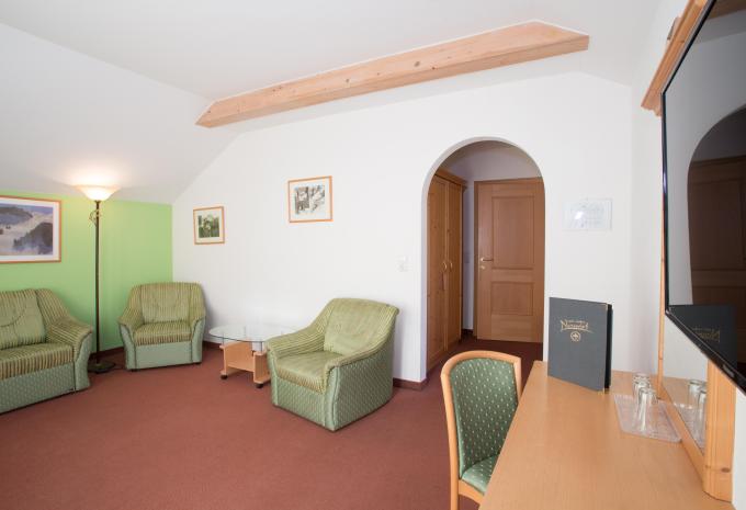 Zimmerbeispiel: Standard Suite Balkon "Weng"