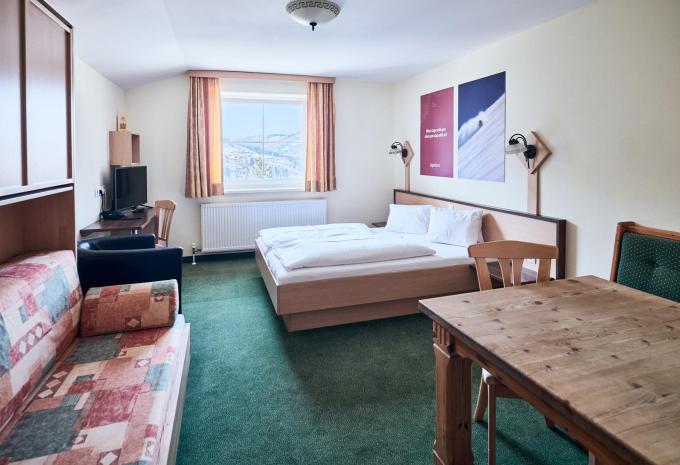 Zimmerbeispiel Doppelzimmer mit Zustellbetten