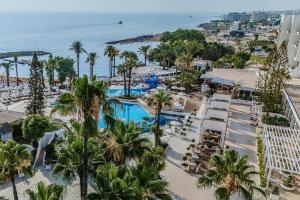 The Golden Coast Beach Hotel****