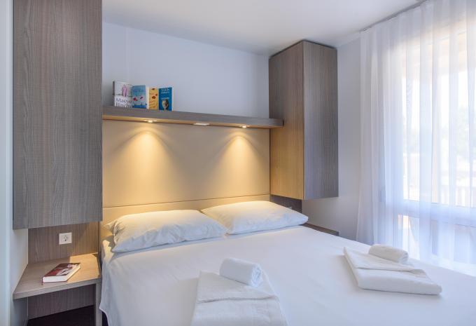 Zimmerbeispiel mobile home premium family terrace MH63F