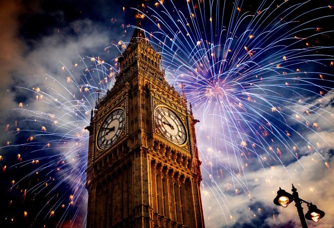 Silvester Feuerwerk über dem Elizabeth Tower
