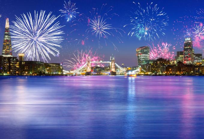 Feuerwerk über der Themse