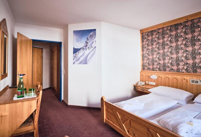 Zimmerbeispiel: Dreibettzimmer (DBZ) "Standard"