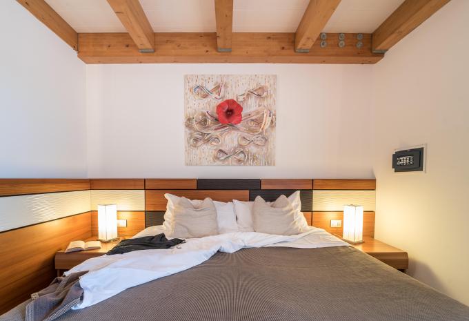 Dreibett Zimmer Standard mit Balkon & Gartenblick