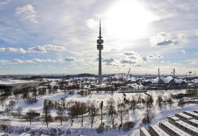 München - CAVALLUNA - Die Farben des Lebens