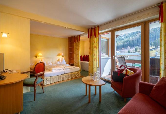 Zimmerbeispiel Vierbettzimmer Superior Balkon