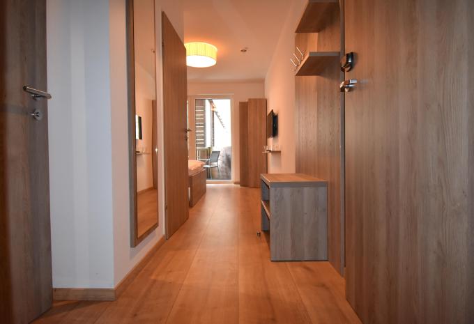 Zimmerbeispiel: Vierbettzimmer Balkon Bergseite