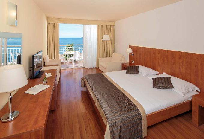 Zimmerbeispiel, Doppelzimmer (DZ) „Premium Balkon Meerseite P3BN“