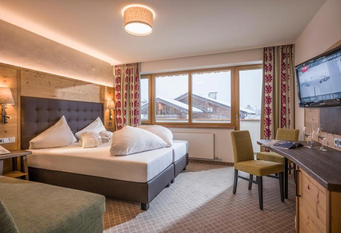 Zimmerbeispiel: Standard Dreibettzimmer (Haupthaus)