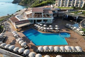 Invisa Hotel Club Cala Blanca****